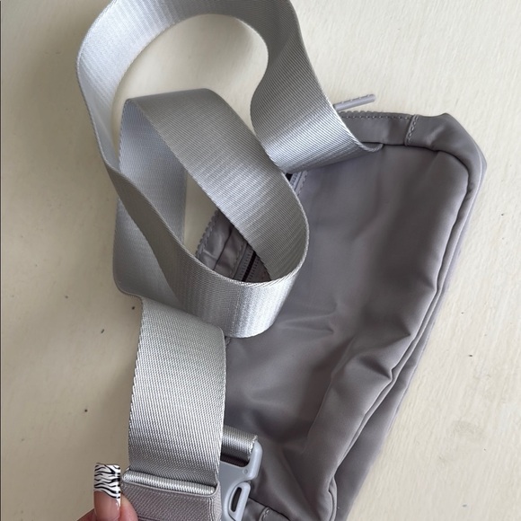lululemon athletica Light Gray Men's Belt Bag - Picture 2 of 6